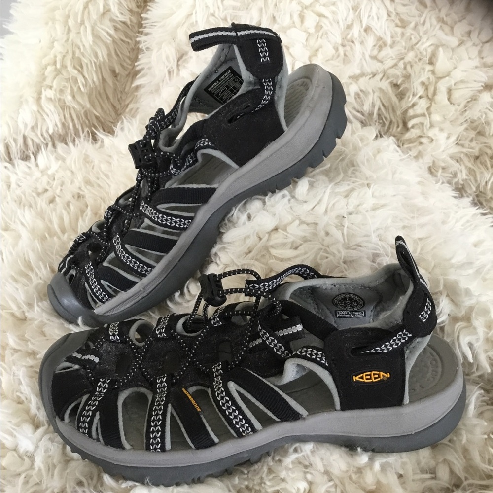 ~KEEN~ WATERPROOF BLACK AND GRAY SANDALS~